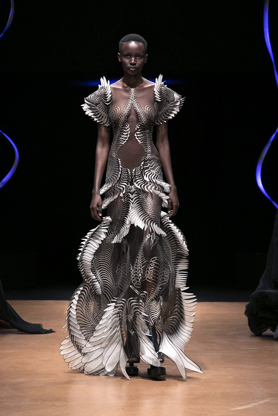 Look-12-SS20-Sensory-Seas-Iris-van-Herpen-Couture-50